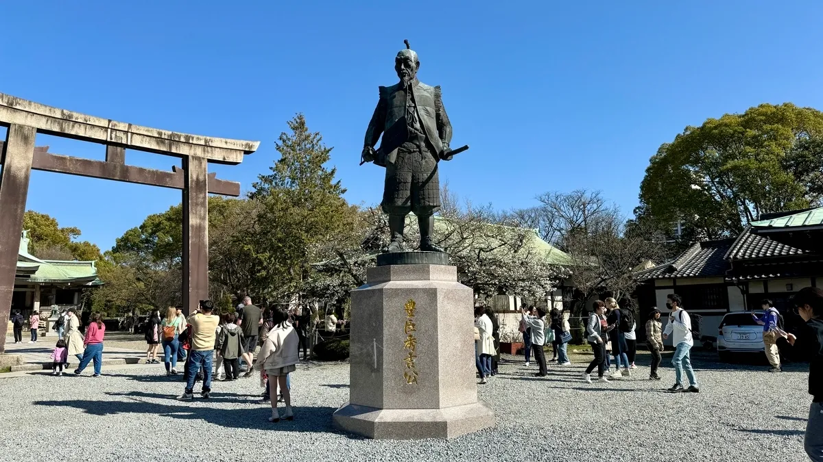 รูปปั้นโทโยโทมิ ฮิเดโยชิ